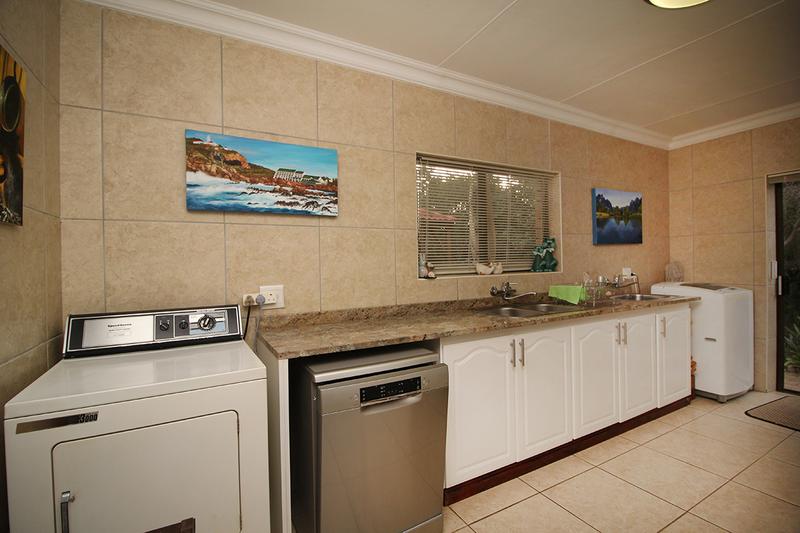 5 Bedroom Property for Sale in Village On Sea Western Cape